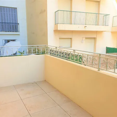 Le Terrasse Proche 104